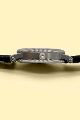 38 mm Fliegeruhr 3H197 - red dot mit Saphirglas